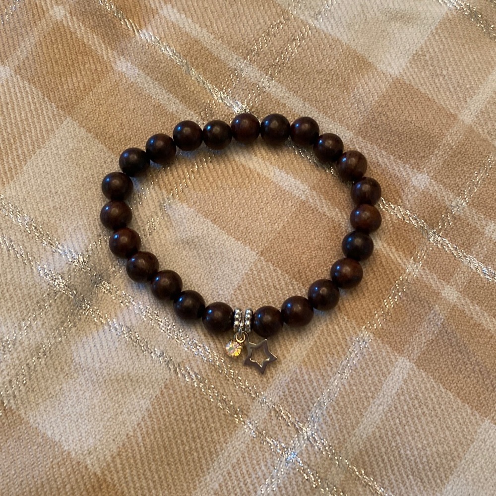 Wooden stretch bracelet